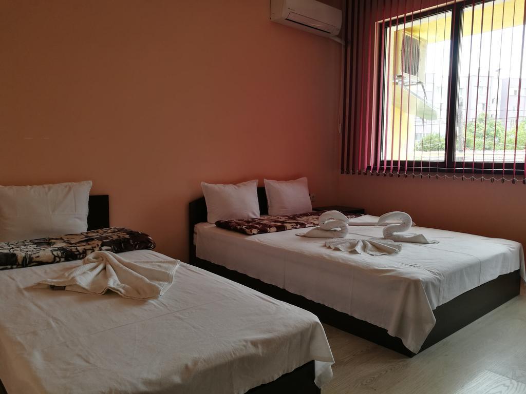 Elhovo  Guest House Karaulanov מראה חיצוני תמונה