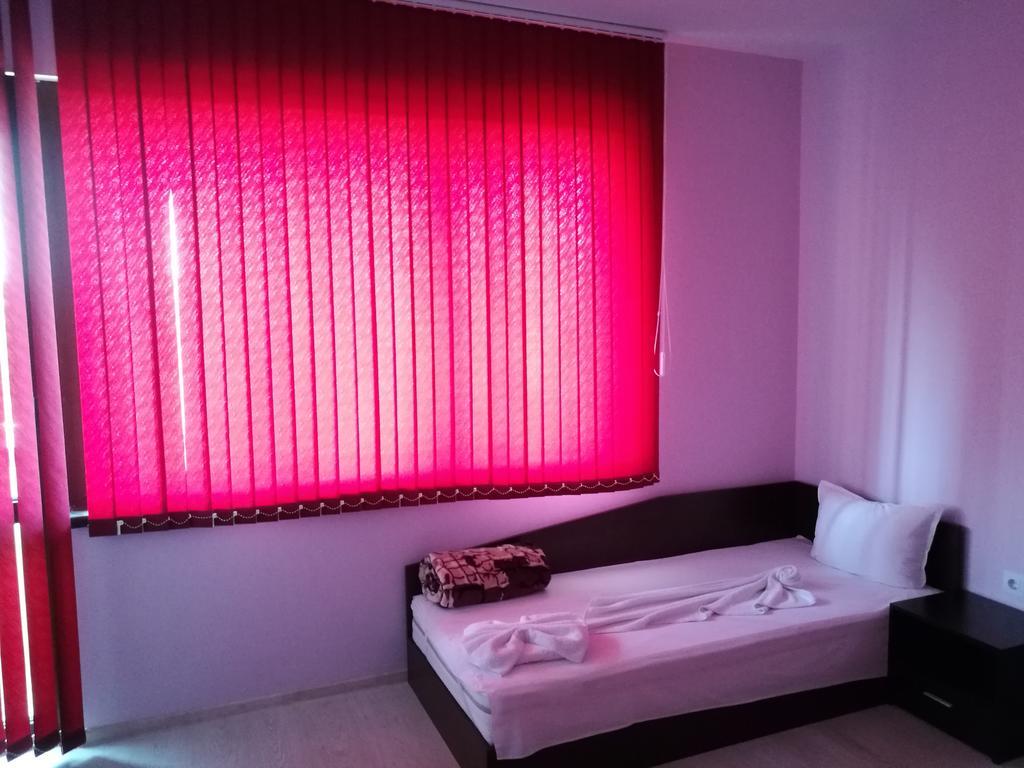 Elhovo  Guest House Karaulanov מראה חיצוני תמונה